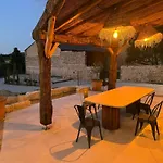 Vakantiehuis Stone With Pool Between Uzes And Avignon Tresques