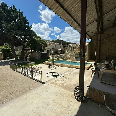 Vakantiehuis Stone With Pool Between Uzes And Avignon