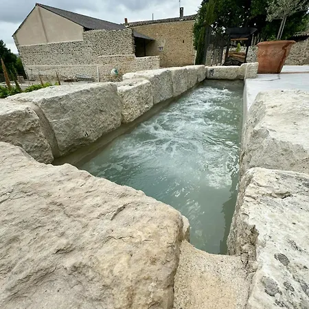 Vakantiehuis Stone With Pool Between Uzes And Avignon Tresques
