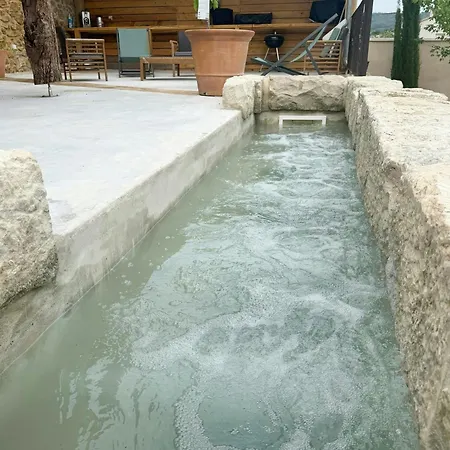 Stone With Pool Between Uzes And Avignon Semesterbostad *