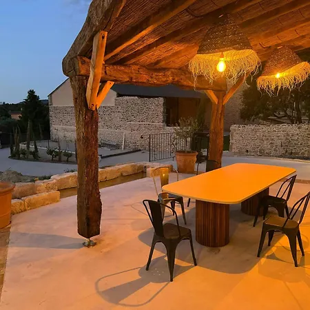 Semesterbostad Stone With Pool Between Uzes And Avignon Tresques