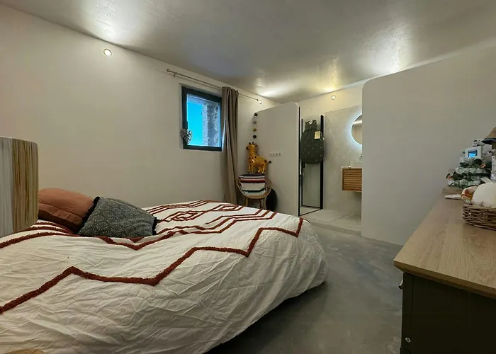 Stone With Pool Between Uzes And Avignon Tatil Evi *