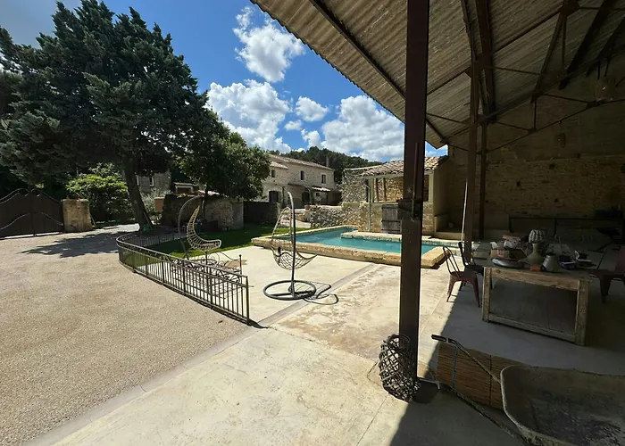 度假居 Stone With Pool Between Uzes And Avignon