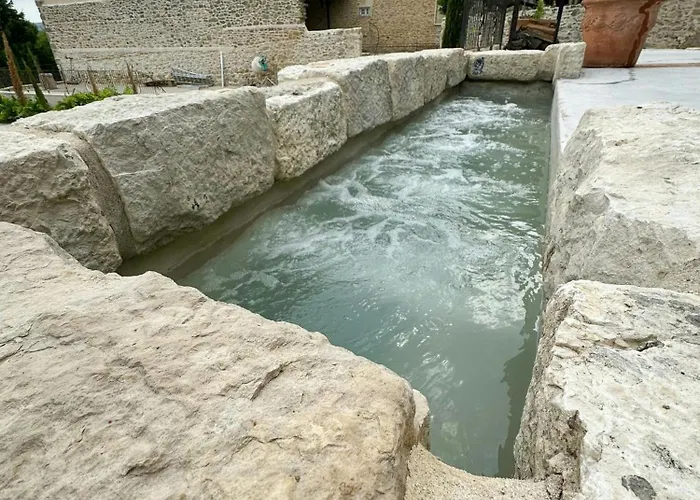 度假居 Stone With Pool Between Uzes And Avignon Tresques